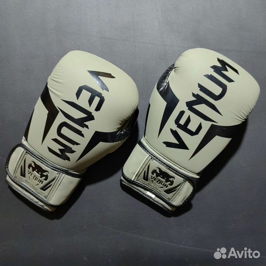 Боксерские перчатки Venum Green