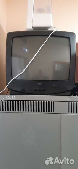 Телевизор LG CF-20E20B