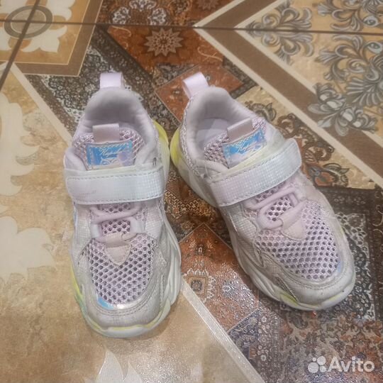 Кроссовки детские