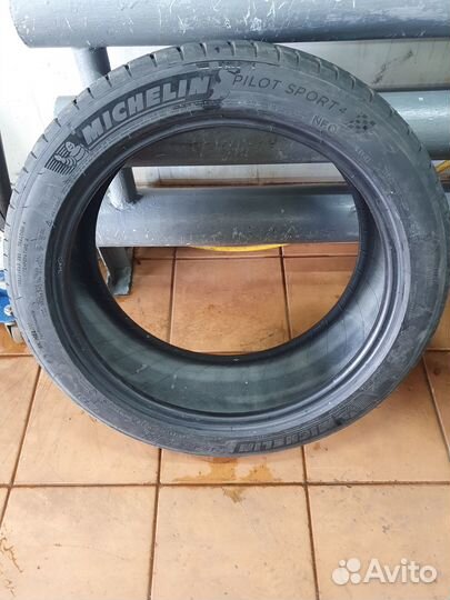 Michelin Pilot Sport 4 245/45 R20
