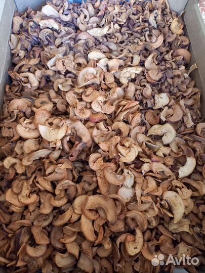 Сушенные яблоки и груша