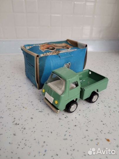 Грузовик СССР бортовой новый в коробке
