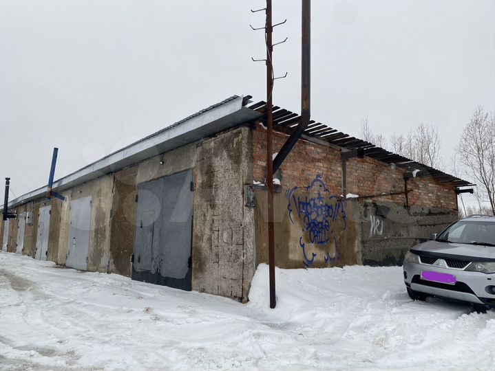 Гараж, > 30 м²