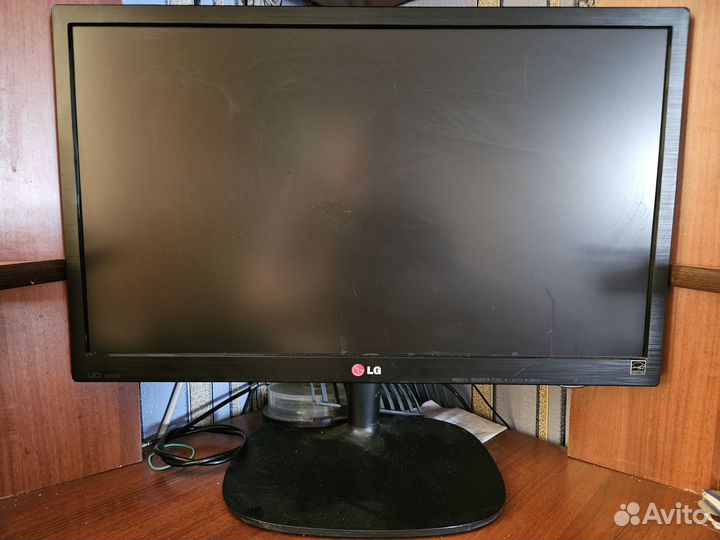 Монитор LG LED 22M35