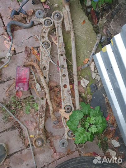 Рычаг задний на дайхатцу сирион