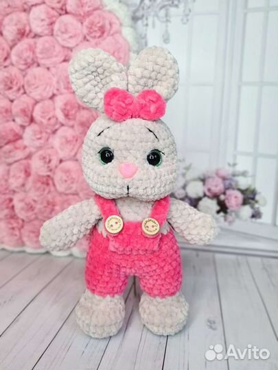 Игрушка вязаная плюшевый зайчик