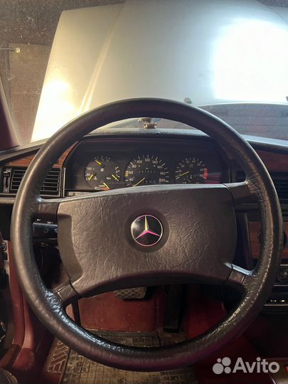 Руль W201