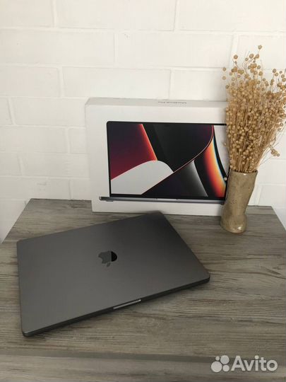 Macbook pro 16 2021 m1 Pro 16gb 1tb