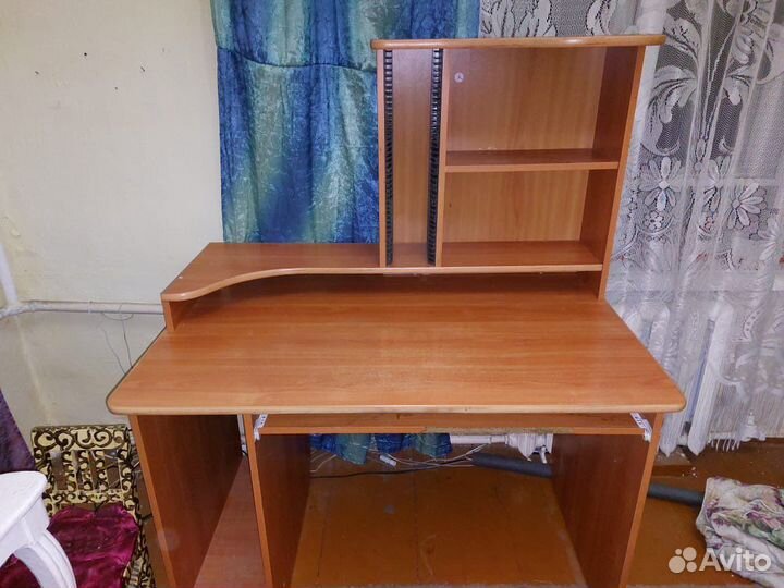 Компьютерный стол