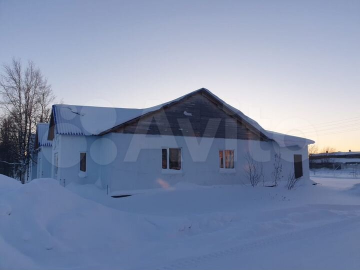 Здание, 300 м²