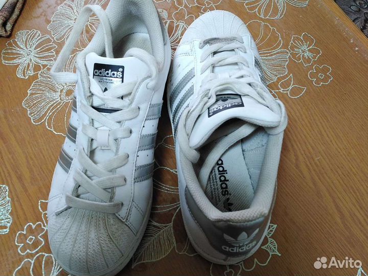 Кроссовки