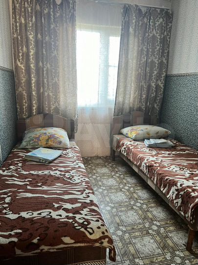 Комната 12 м² в > 9-к., 1/2 эт.