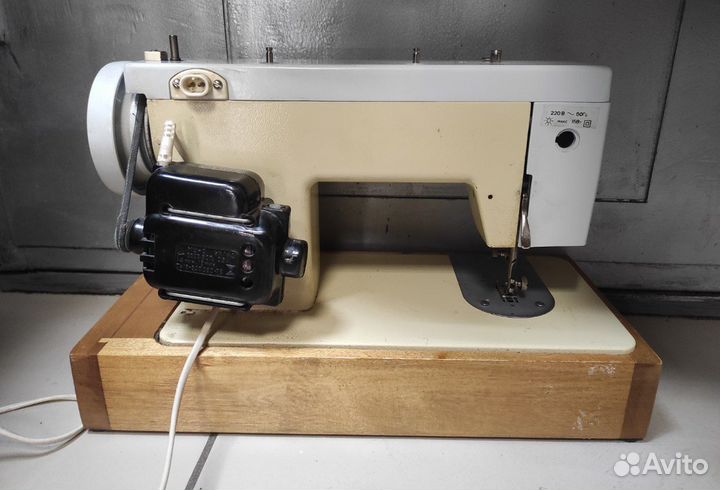 Швейная машинка 