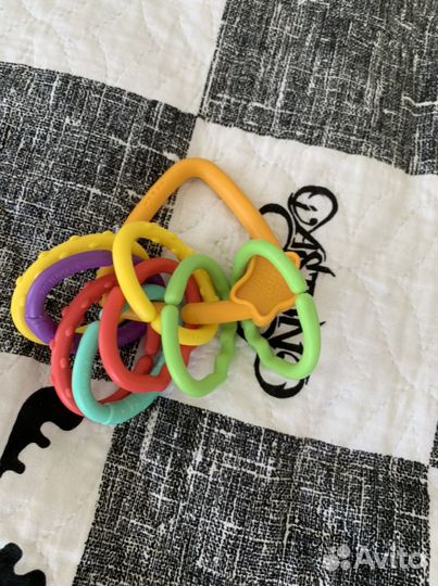 Развивающие игрушки погремушки