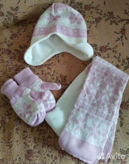 Комплект шапка, шарф и варежки для девочек