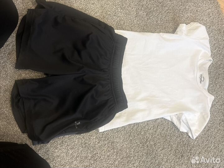 Шорты и футболка спортивные