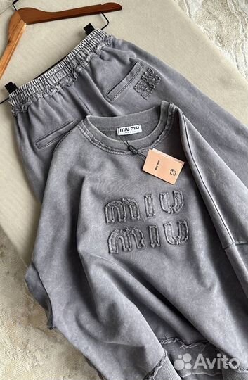Крутой костюм Miu Miu