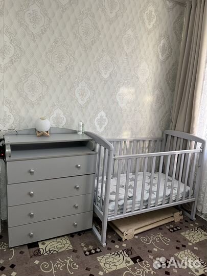 Кроватка и комод