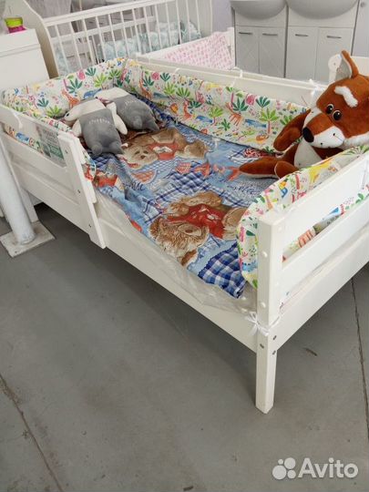 Кроватка детская Тахта (массив сосны) 1700-800
