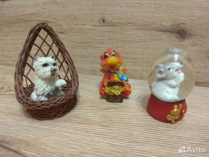 Сувениры, свечи, снежный шар