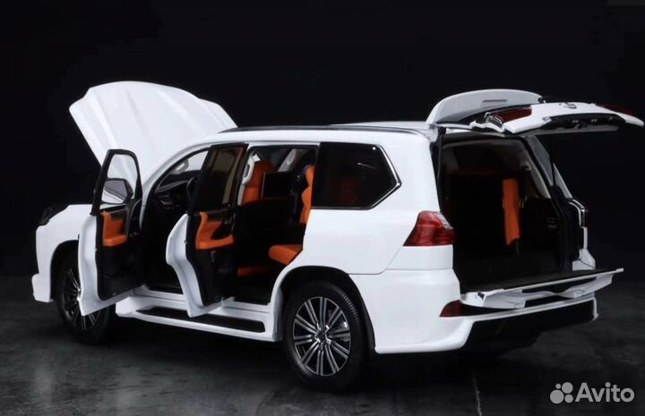 Lexus LX570 1 18 LCD Models