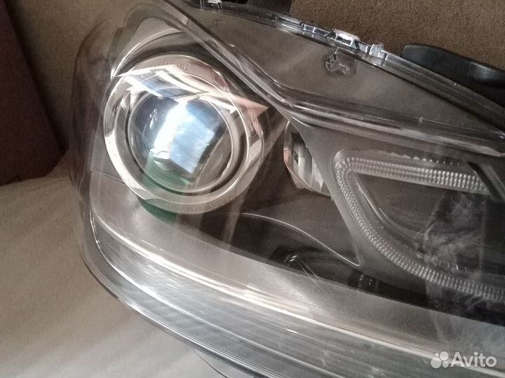 Фара R на Мерседес W 204 рестайл. адаптив ксен