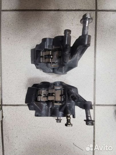 Суппорта передние пара Yamaha FZ8