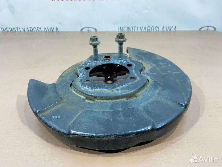 Пыльник тормозного диска задний левый Infiniti Q70