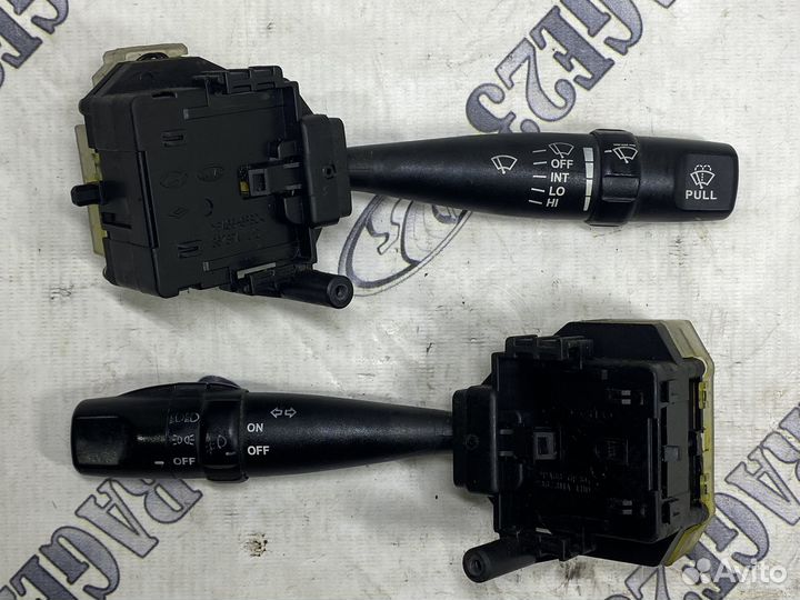 Переключатель подрулевой Hyundai Elantra