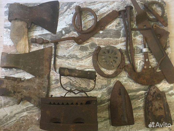 Кованые засовы, гвозди,топор,утюг