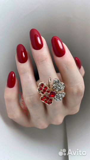 Маникюр и педикюр