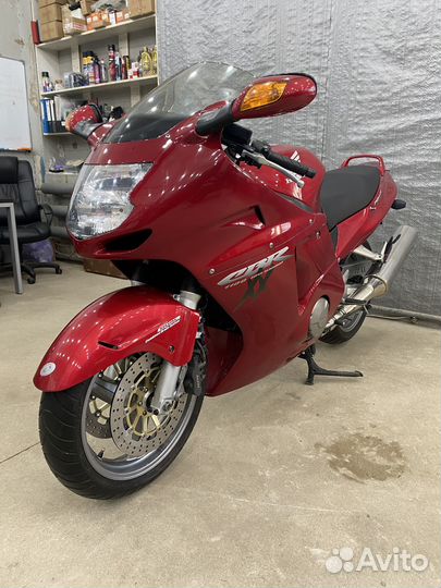 Honda CBR1100XX Super Blackbird (2002)