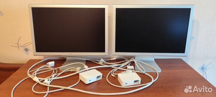 2 монитора Apple Cinema Display 20