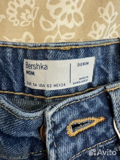 Джинсы bershka mom 34