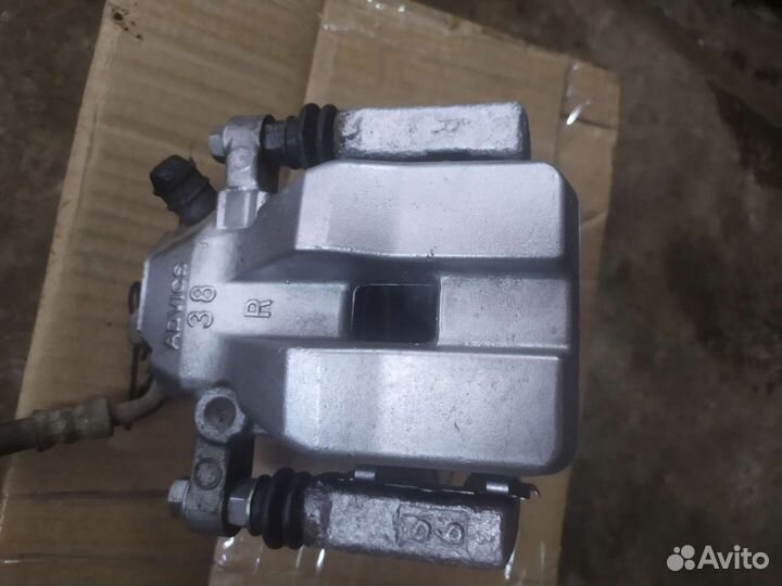 Суппорт задний правый Тойота Рав 4 кузов са 40