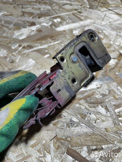 Замок двери передней правой VW Transporter T4