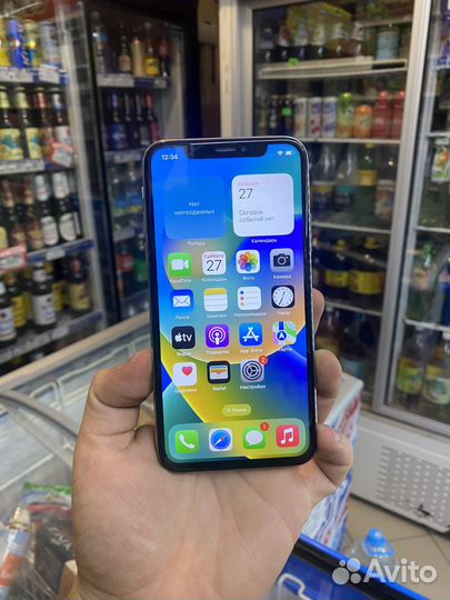 iPhone X, 64 ГБ