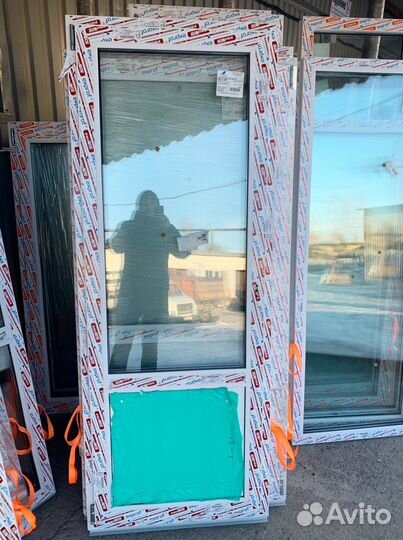 Пластиковые двери