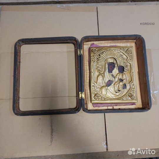 Старинная икона Божьей Матери Казанской