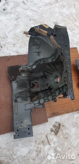 Передняя четверть Mercedes CLS