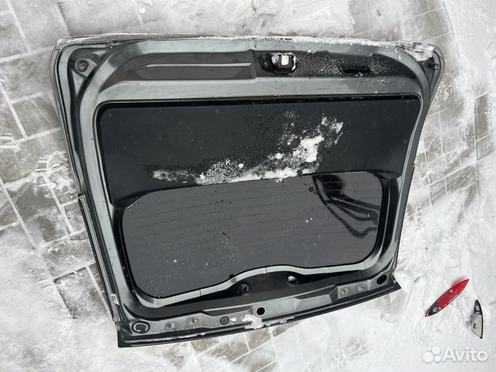 Крышка багажника nissan note e11