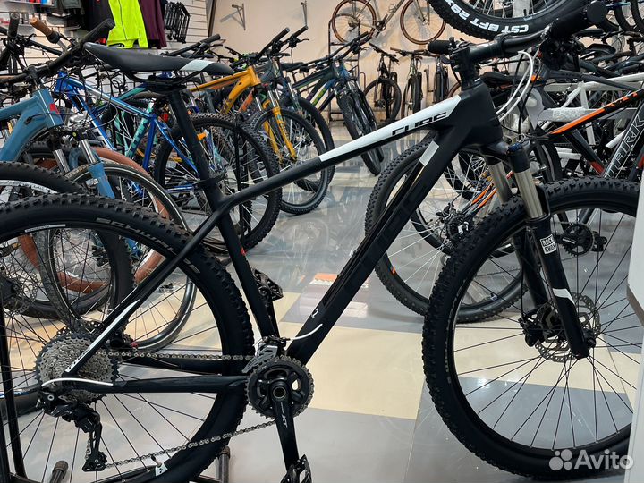 Cube reaction c:62 2018, карбоновый