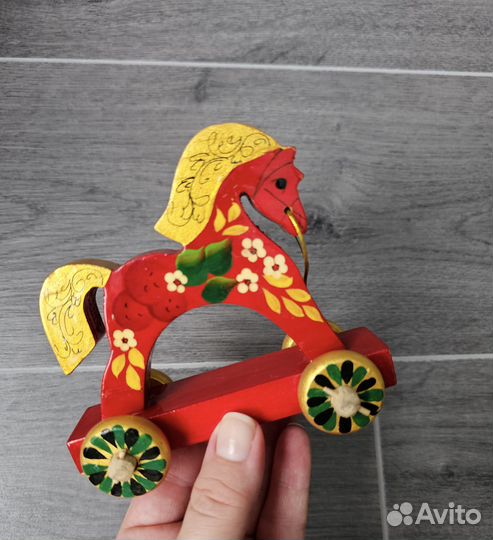 Лошадка фигурка дерево