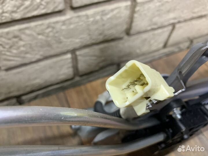 Lexus LS460L Шторка солнцезащитная задней правой