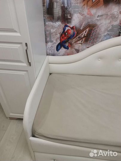 Детская кровать с мягкой спинкой Адель