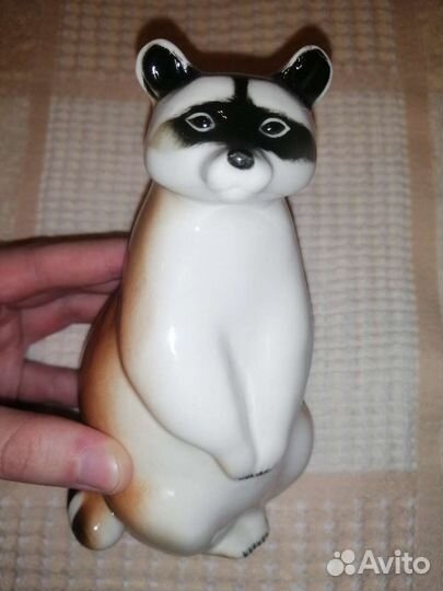 Статуэтка барсук