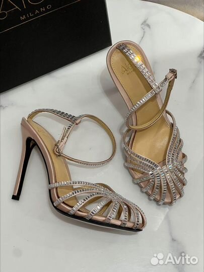 Босоножки женские