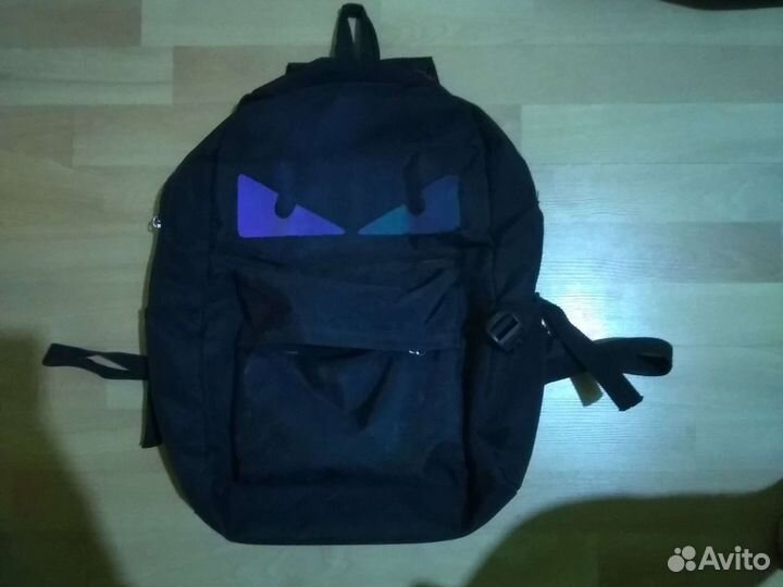 Школьный рюкзак черный