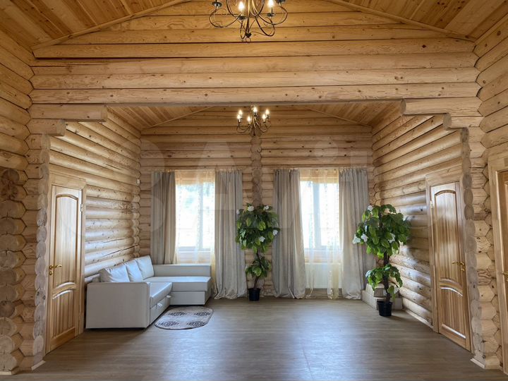 Коттедж 290 м² на участке 25 сот.