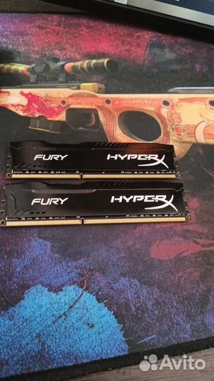 Материнская плата с комплектующими